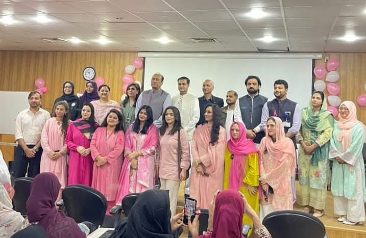 ہیلتھ سروسز اکیڈمی کے آگہی سیشن کے شرکاء