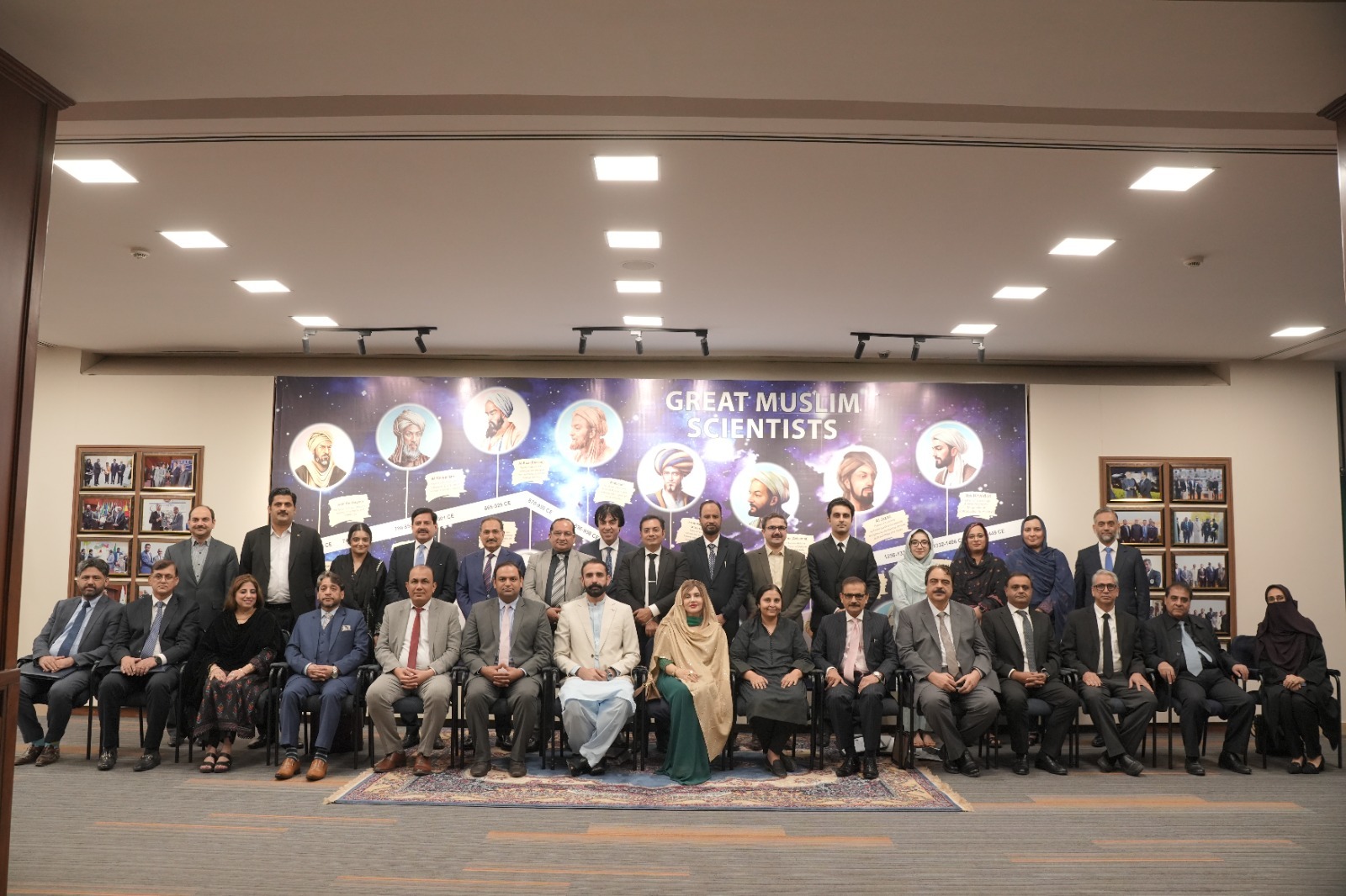 آئی میک کی ثالثی تربیت کے شرکاء کی گروپ تصویر