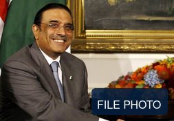 فائل فوٹو — صدر مملکت آصف علی زرداری کی فائل تصویر