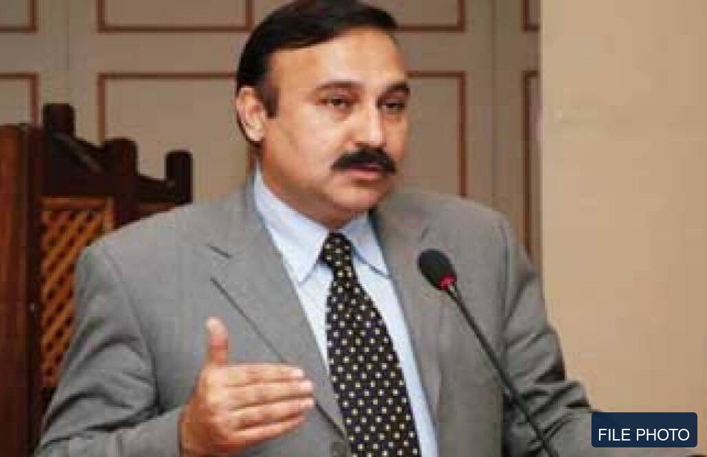 فائل فوٹو — وفاقی وزیر ڈاکٹر طارق فضل چوہدری کی ایک تقریب کے دوران تصویر