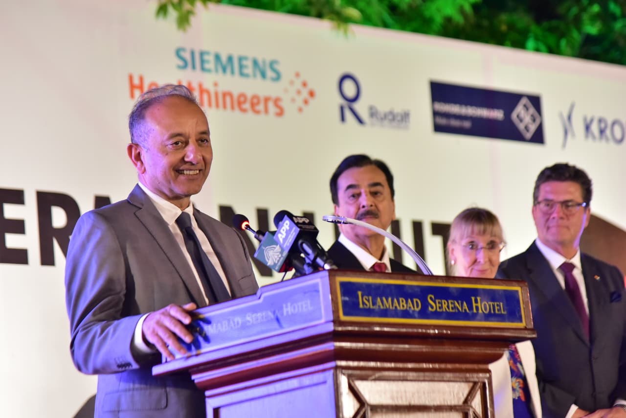وفاقی وزیر مصدق ملک اسلام آباد میں ایک تقریب سے خطاب کر رہے ہیں